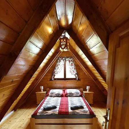 シャレー Drewniany Camila Ryczow